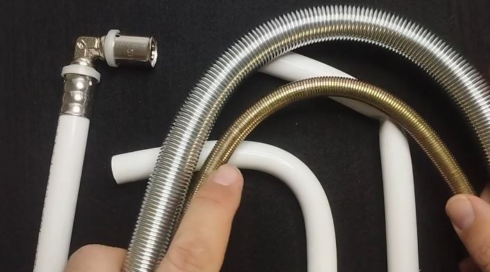 ¿Qué pasa si se dobla el tubo multicapa?