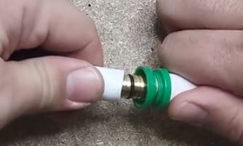Cómo Reparar una Fuga de Agua en Tubo Multicapa: 2 Métodos Efectivos