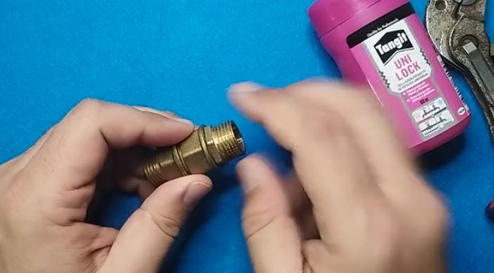 Cómo colocar hilo sellador de teflón paso a paso
